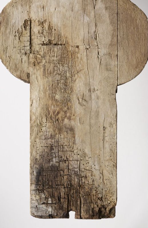 Calvaire de Lesve: Croix avec les attributs des quatre évangélistes