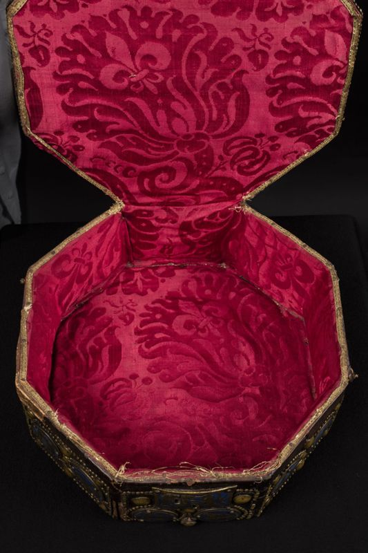 Coffret-écrin de la couronne-reliquaire des saintes Épines