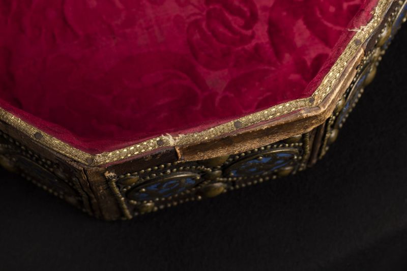Coffret-écrin de la couronne-reliquaire des saintes Épines