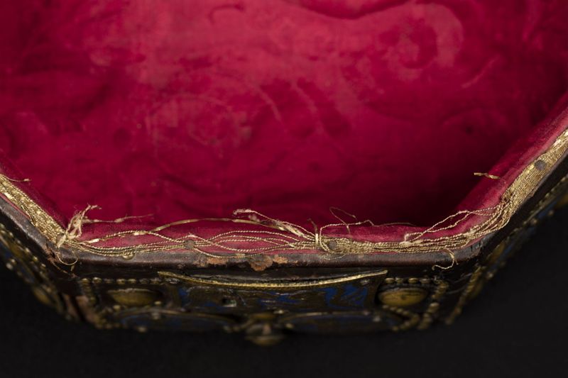 Coffret-écrin de la couronne-reliquaire des saintes Épines