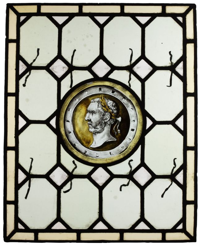 Panneau avec médaillon et tête romaine
