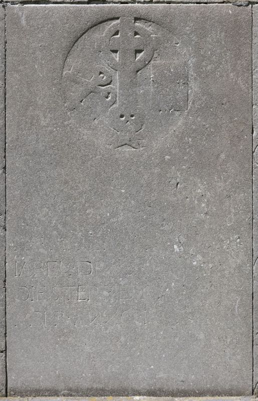 pierre tombale / Eglise Saint-Clément[Watermael-Boitsfort]