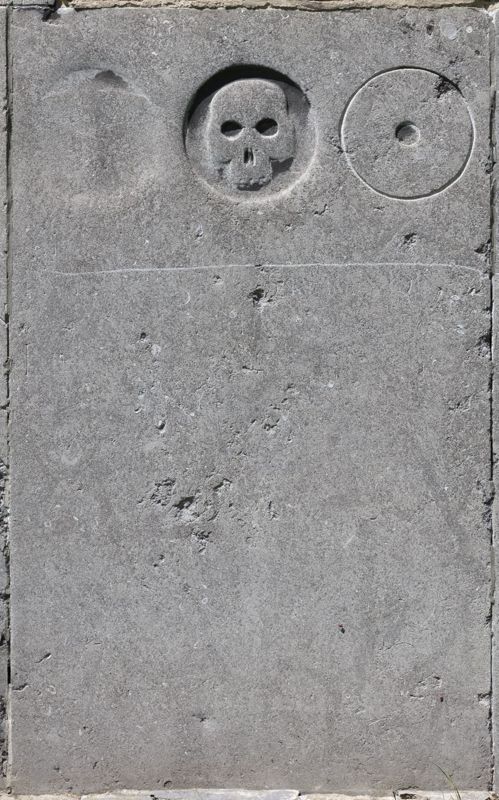 pierre tombale / Eglise Saint-Clément[Watermael-Boitsfort]