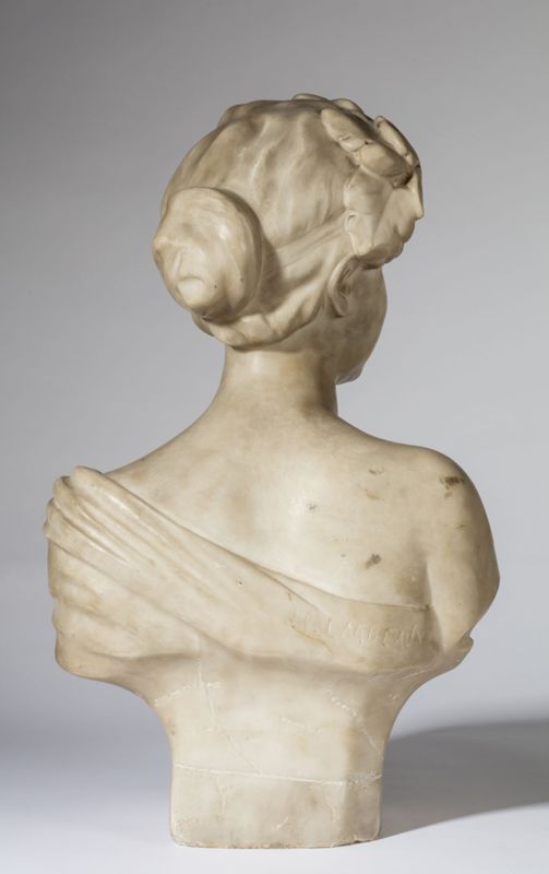 Jeune fille aux grappes de raisin