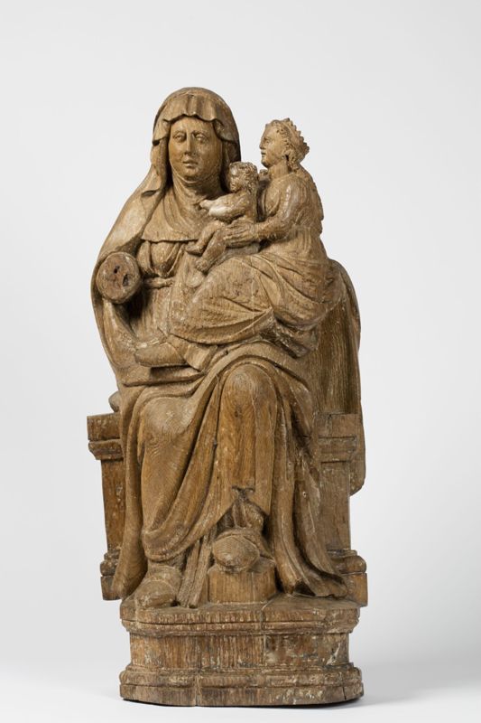 Sainte Anne Trinitaire assise