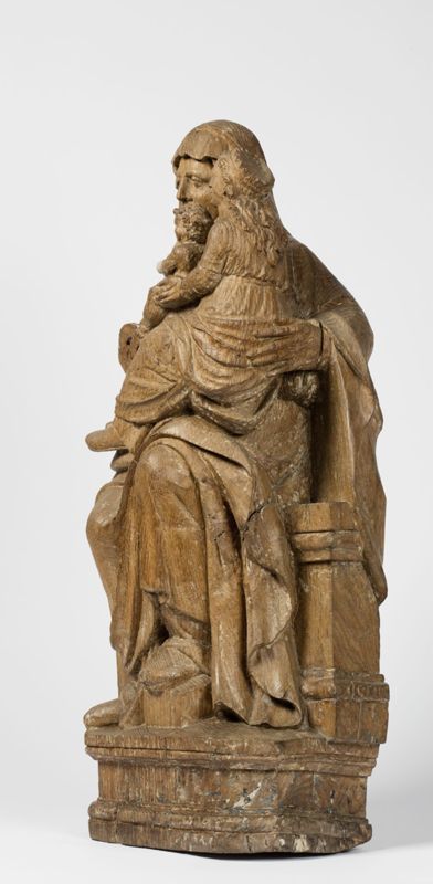 Sainte Anne Trinitaire assise