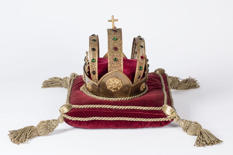 Emblèmes de la Royauté (Ommegang de Bruxelles) : la couronne
