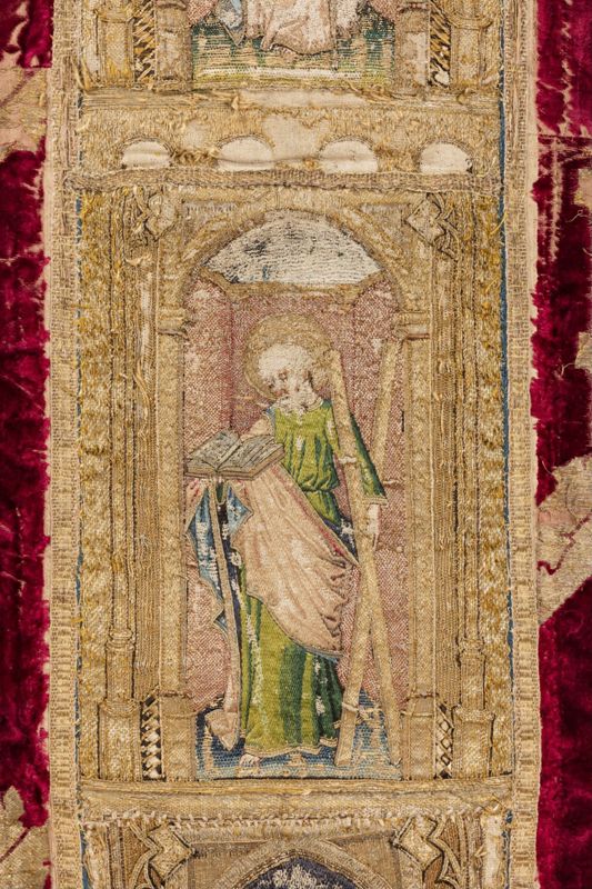 Chasuble aux bâtons d'or