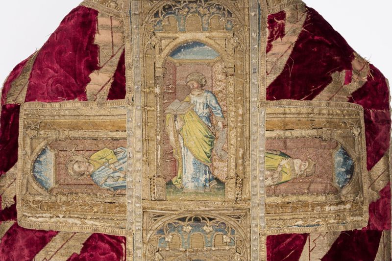 Chasuble aux bâtons d'or