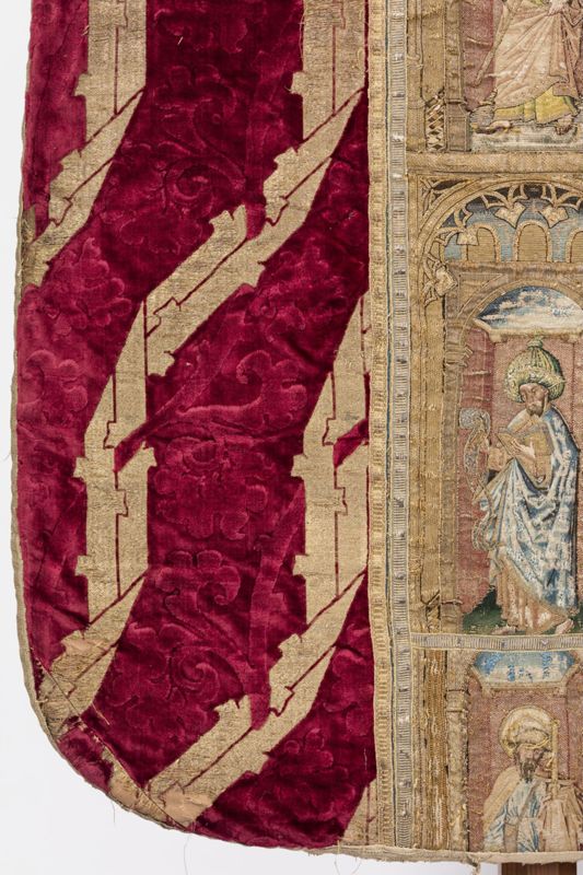 Chasuble aux bâtons d'or