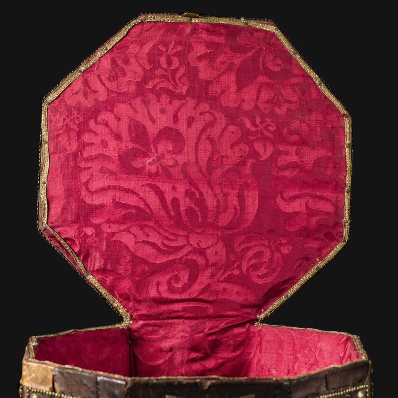 Coffret-écrin de la couronne-reliquaire des saintes Épines