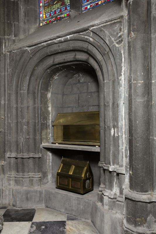 accès / Eglise Notre-Dame[Huy]