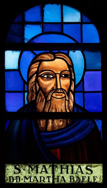 Vitrail de la Communion des Apôtres : saint Matthias