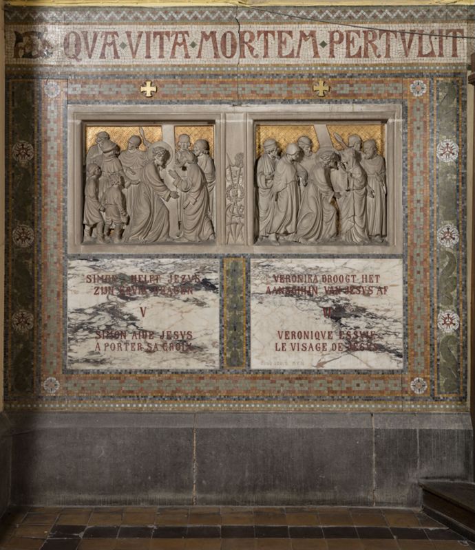 Parement mural du Chemin de croix