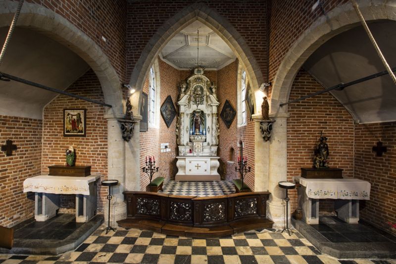 banc de communion / Chapelle Notre-Dame de Bon Secours[Stalle(Uccle)]