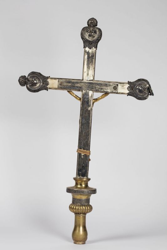 croix de procession / Eglise Saint-Pierre[Uccle]