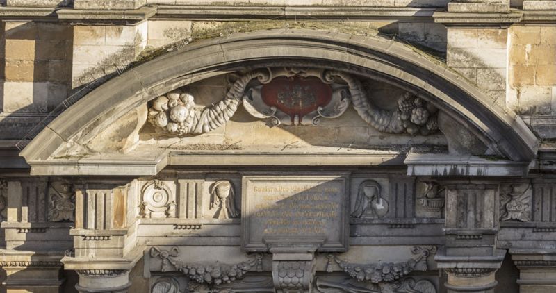 haut-relief / Kerk Sint-Carolus Borromeus[Antwerpen]