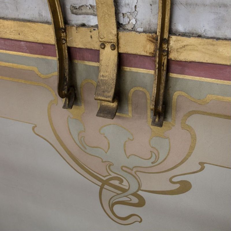 Reportage en cours de restauration de la coupole du jardin d'hiver de l'Hôtel van Eetvelde, avenue Palmerston 4 à Bruxelles, par l'atelier Mestdagh de Merelbeke, sous la direction de l'architecte Barbara Van Der Wee