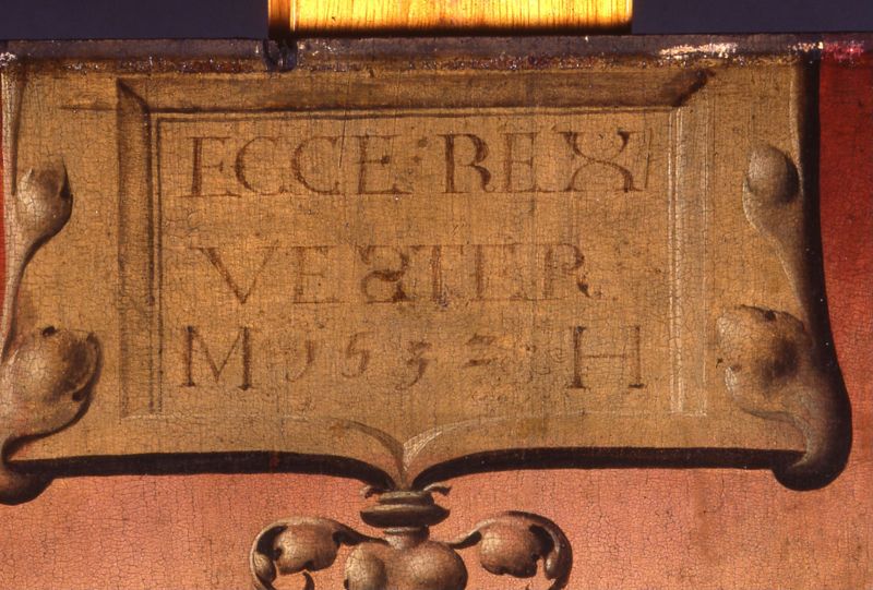Christus met doornen gekroond tussen twee engelen