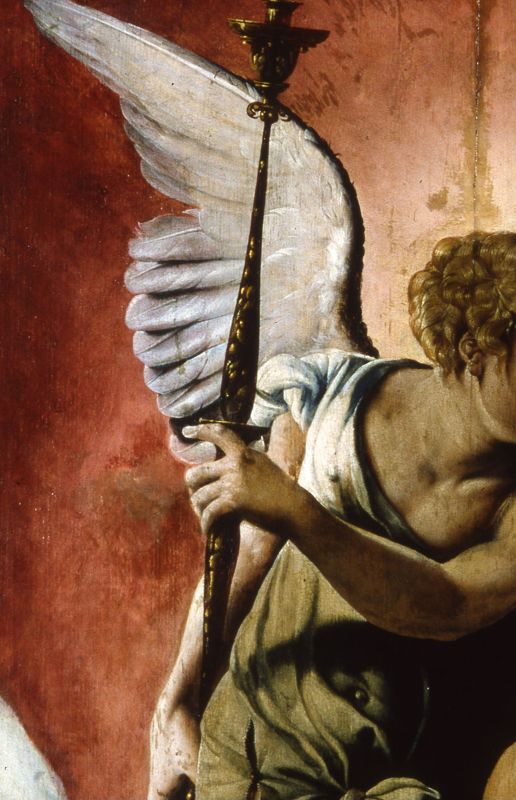 Christus met doornen gekroond tussen twee engelen