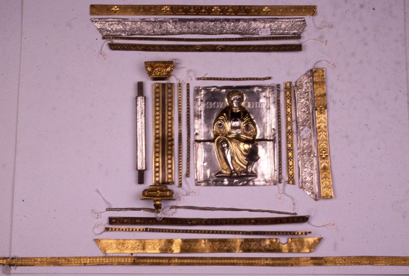Châsse de saint Mengold