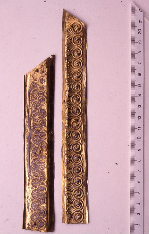 Reliquaire de saint Gondulphe en forme de pignon de châsse