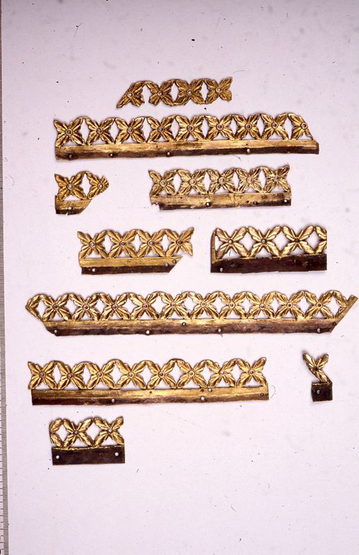 Reliquaire de saint Gondulphe en forme de pignon de châsse